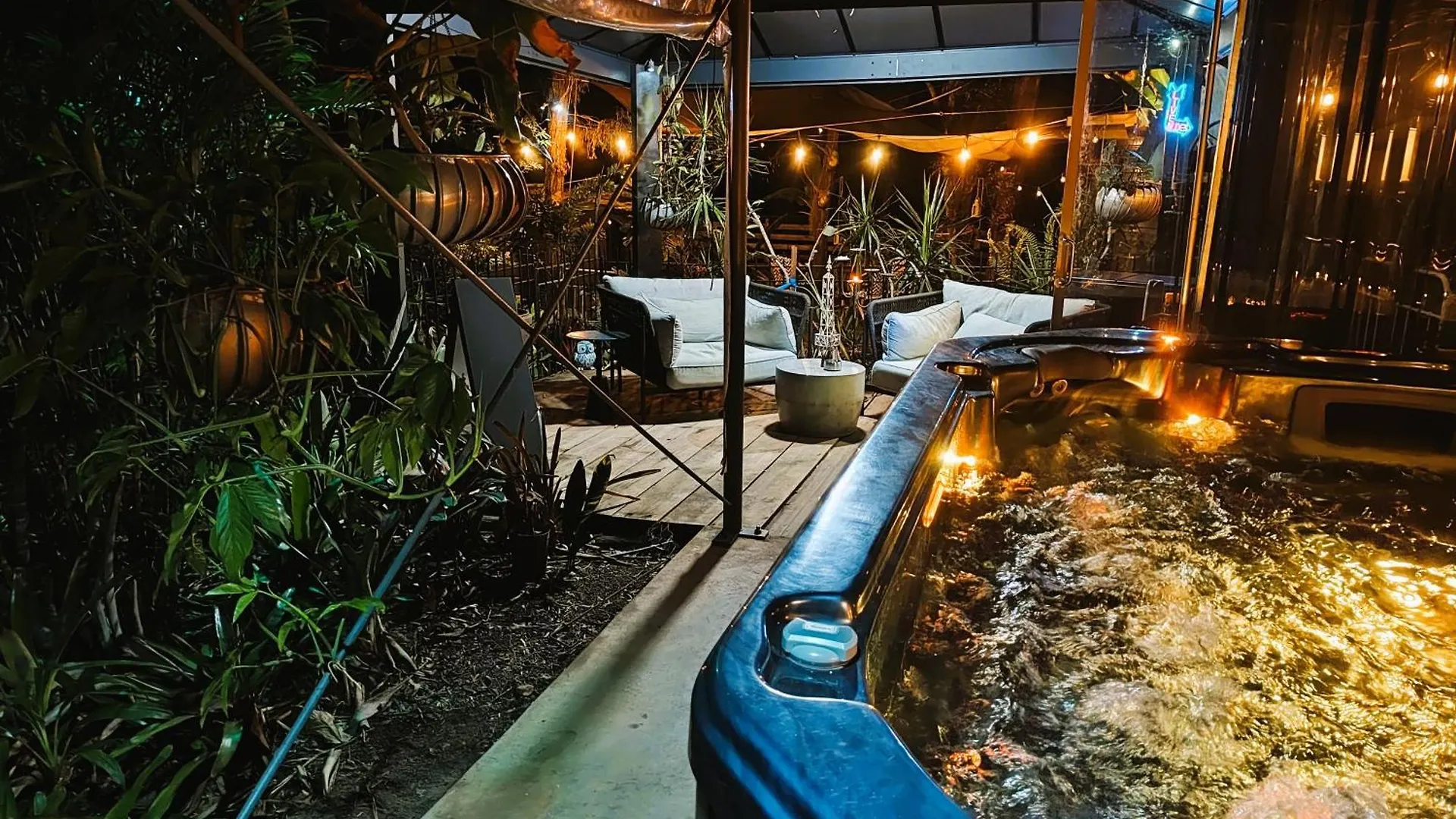 The Secret Yard Villa Apple Tree Creek Farm stay