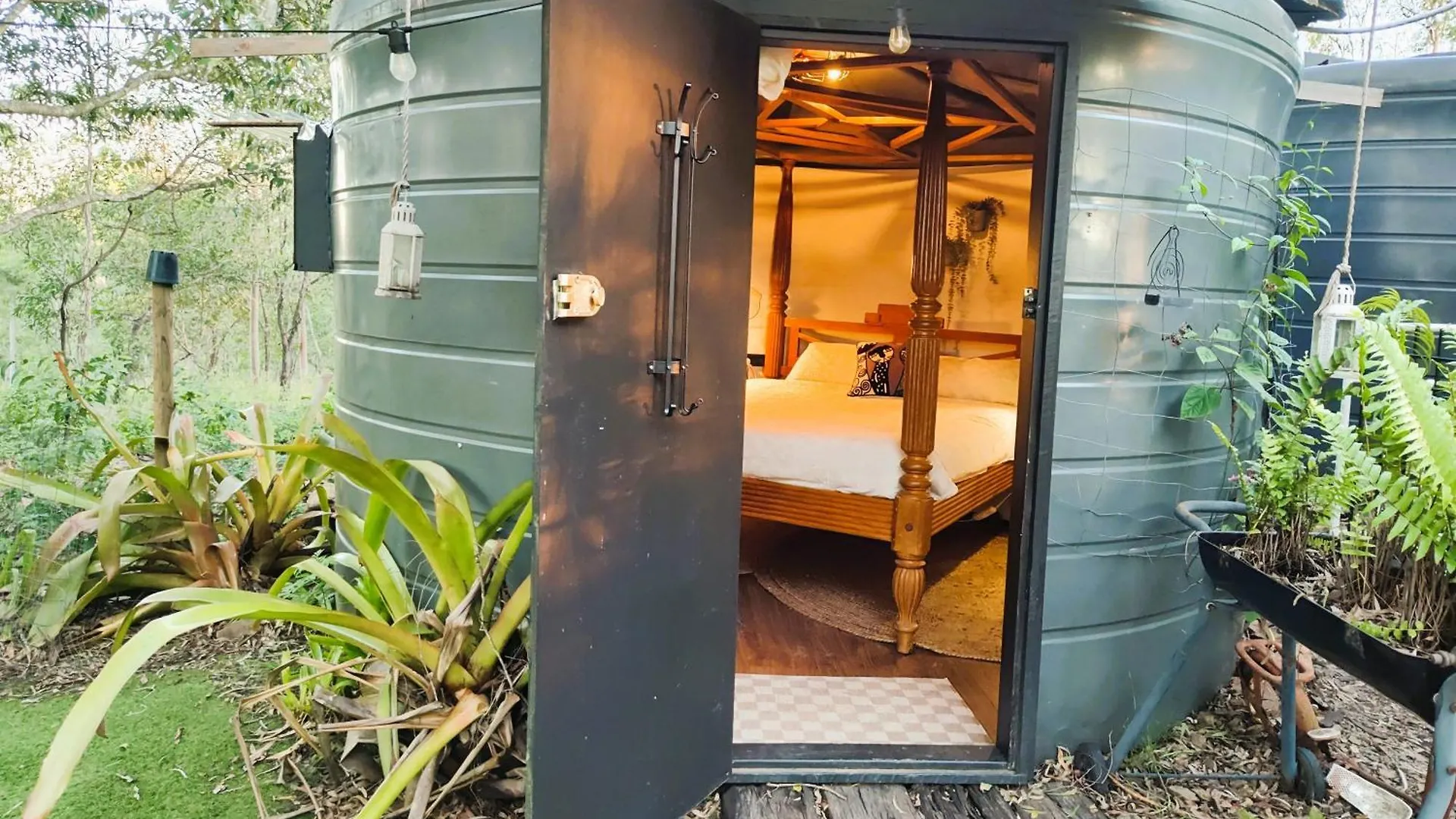 The Secret Yard Villa Apple Tree Creek Farm stay